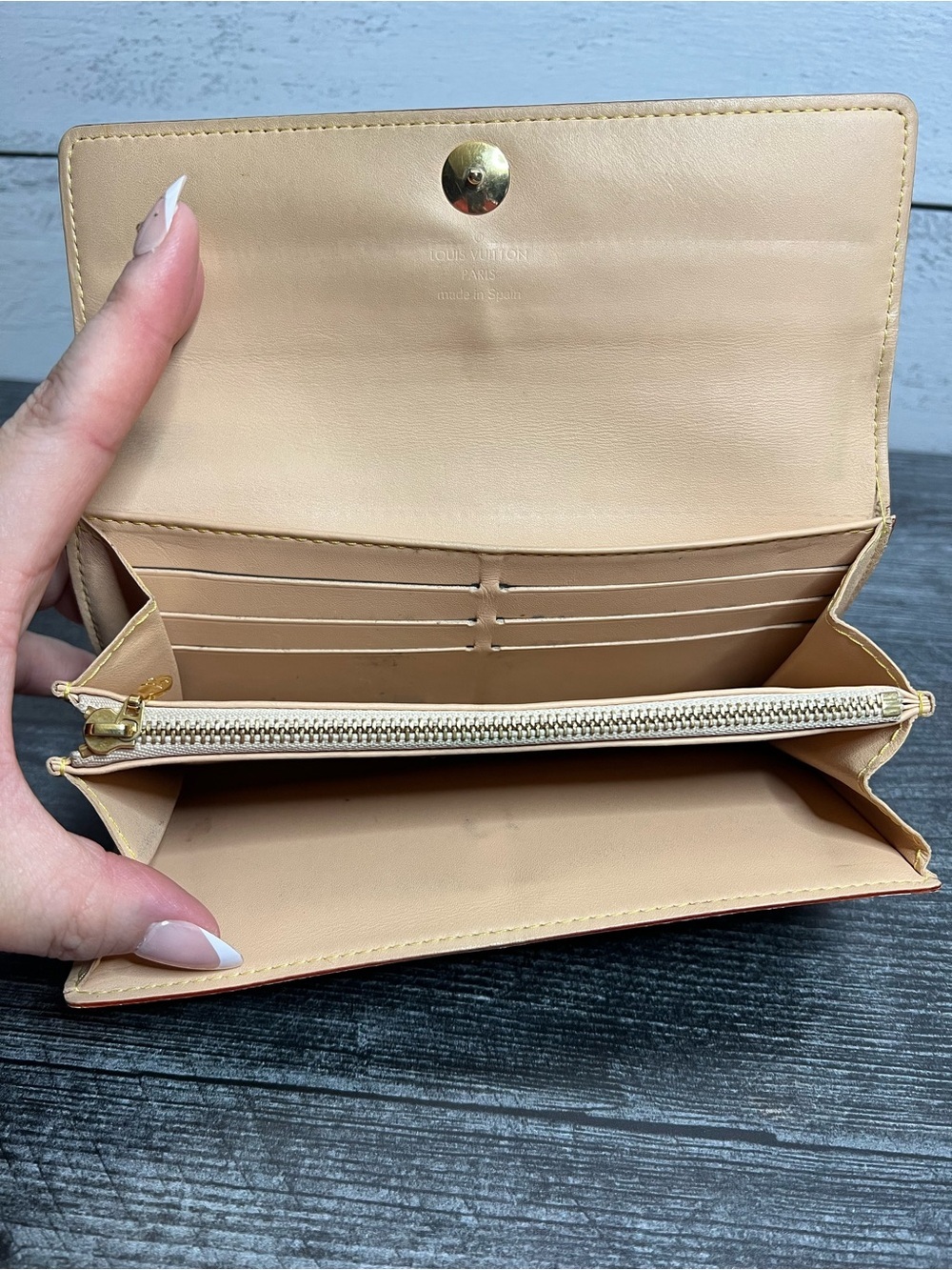 Authentic Louis Vuitton Murakami White Multicolor Monogram Canvas Sarah Wallet - Picture 5 of 9